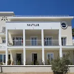 Nautilus מלון 3*