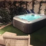 Nautilus מלון