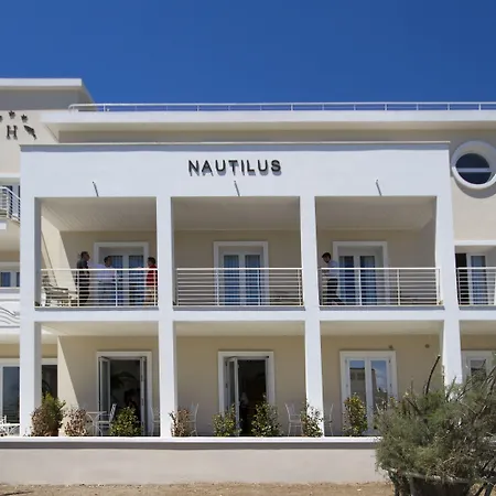 מלון Nautilus 3*
