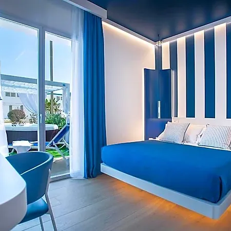 Nautilus Hotel 3*